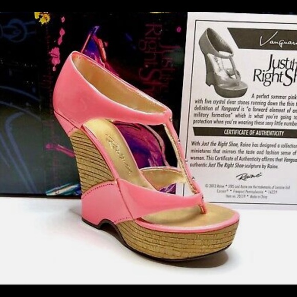Brand New RARE Just The Right Shoe‘VANGUARD’ by Lorraine Vail (Raine) - COA - Picture 2 of 9